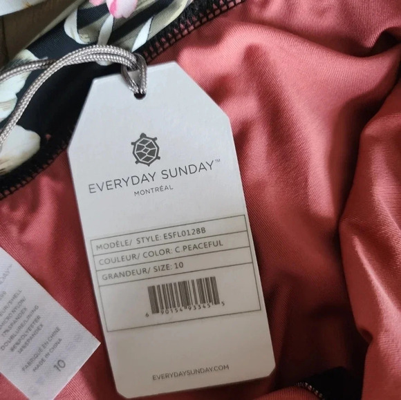 Everyday Sunday Bikini Set Sweamwear Black Floral top size 12 bottom  size 10 - Picture 7 of 8